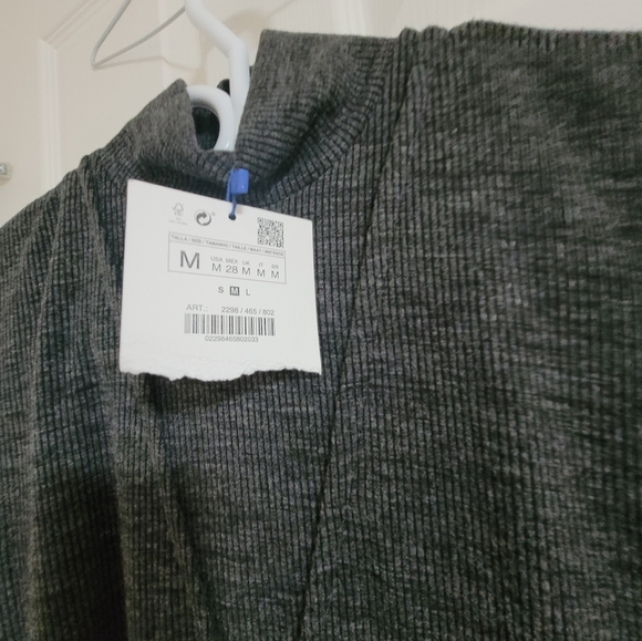 Dress - Picture 3 of 4